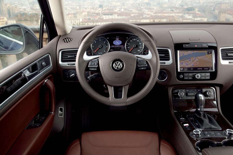  Volkswagen Touareg 2010 года  (фото 46 из 139)